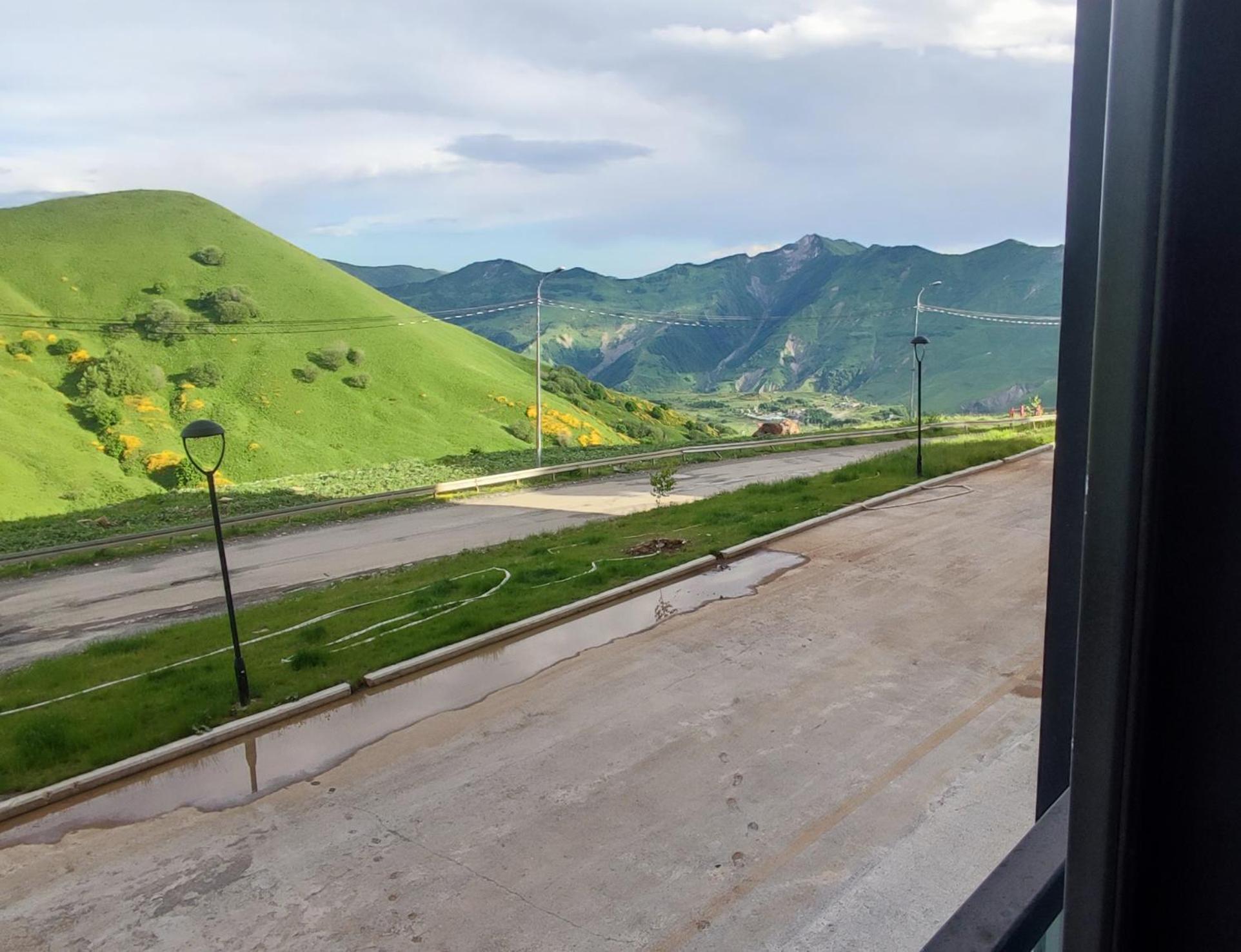Four Seasons - New Gudauri Aparthotel ภายนอก รูปภาพ